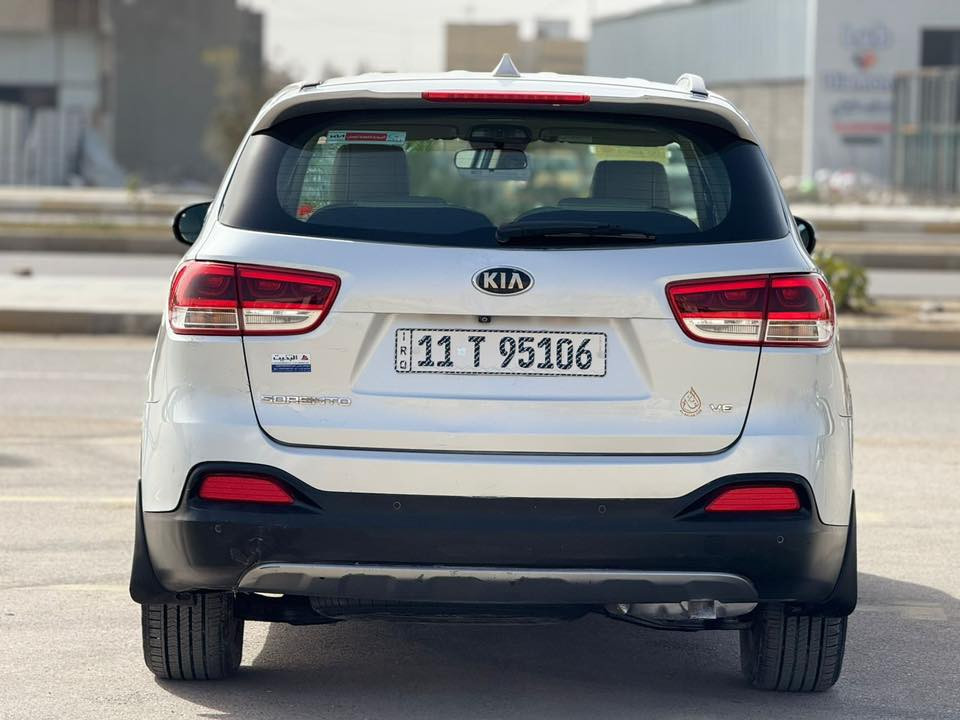 سلام عليكم سورنتو 2016وارد خليجي مكفوله من الضربه والتبديل بيها رشات صبغ اثر جراد خفيف
رقم بغداد دولي
مواصفات فول عدا البصمه
كشنات جلد كهربائيه
كامره حساسات لد امامي خلفي
7راكب 6سنلدر 3قطع تبريد السياره جاهزه من كلشي السعر 178وبيها مجال ‭٠٧٨٧ ١١٠ ٥٩٠٨
