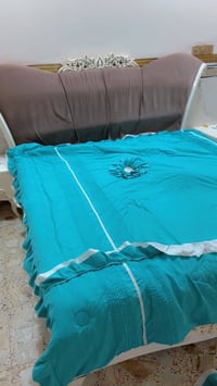 غرفه تركيه بدون كنتور جربايه مع ملحقاته مع ميز مرايه ودوشك نضيفه بدون ...