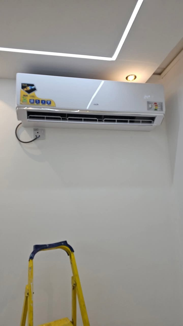 عرض نصب سبلت واحد طن ٣اوعشرين الف[ ٢٣]
طن ونص ٣٠
طنين٤٠
تنضيف البالكون ٤٠ 
تقديم محجر ٢٥ 
شحن الغاز  .حسب الكيج 
شد مروحه  سقفيه ١٠
شد ستاءر  صغيره ٧ كبيره ١٥
شد نقاط كهرباء ١٠
اضافه نقطه  ١٢
     العمل فقط في بسمايه هذا رقمي  واتساب فيس موجود (***********)
