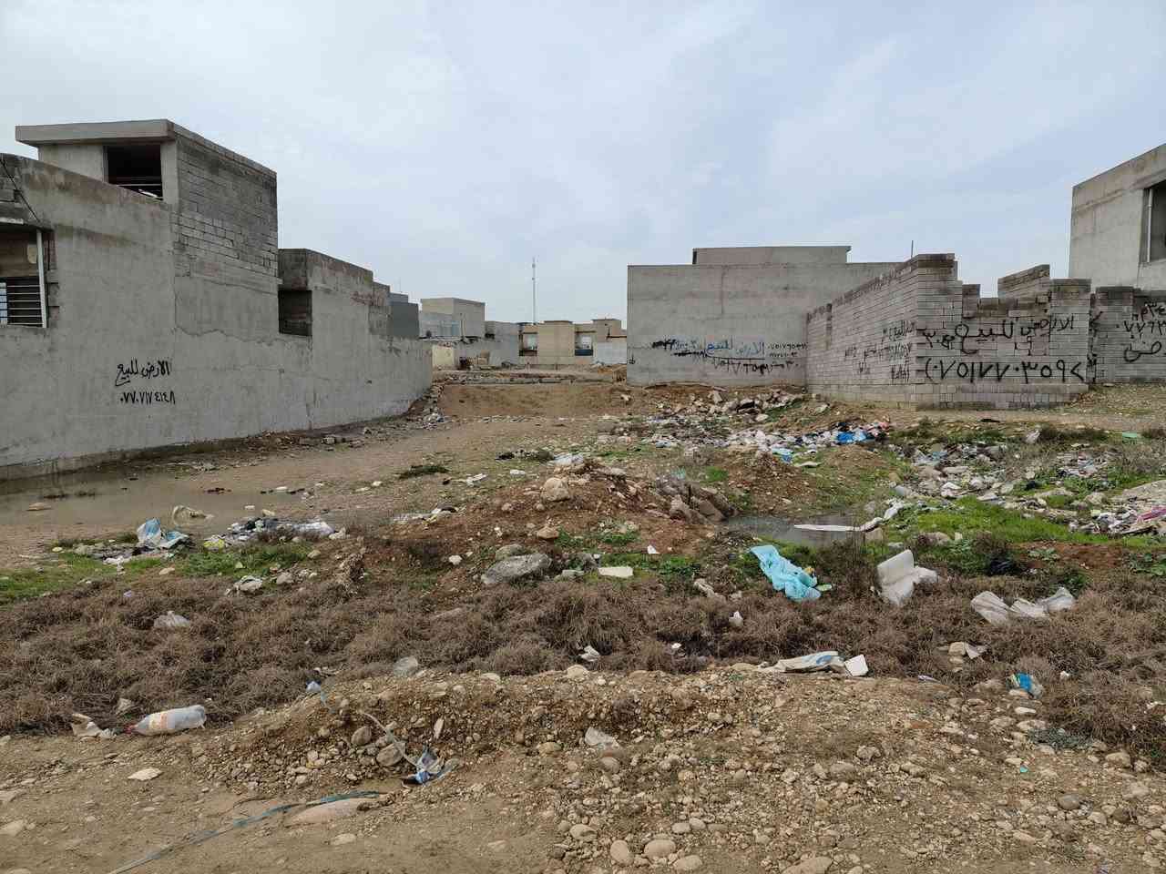 السلام عليكم ارض البيع المساحه 300 وجها 10 الموقع شارع تلكيف قرب مولده النعيمي استفسار اتصل عل رقم ***********///
***********
