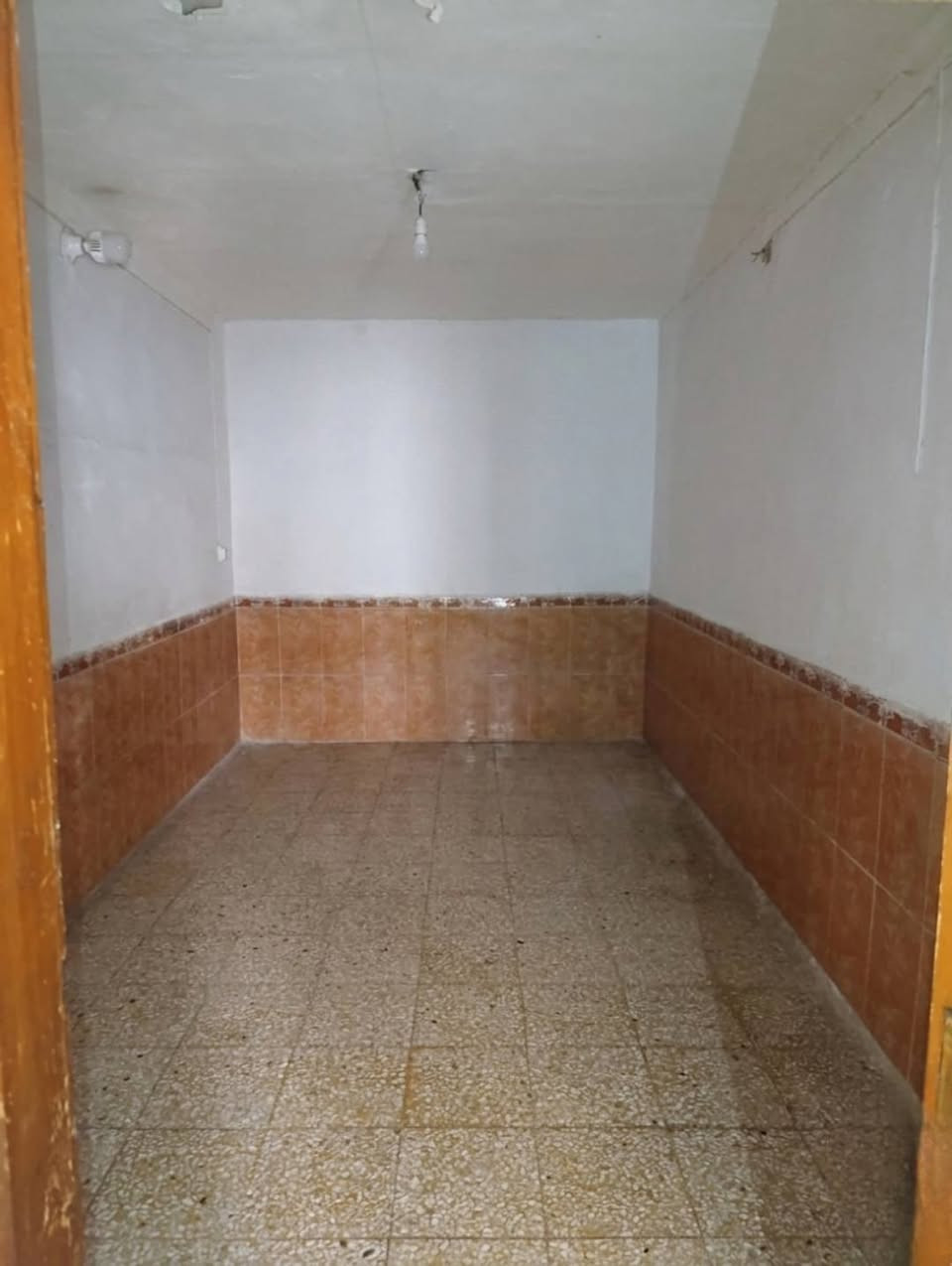 ##مشتمل للبيع مربع او مراوس بمشمل مع الفرق بزين القوس او السفحه  المكان  دار السلام قرب شارع النسيج مساحه 67 ونص واجهه 7 ونص نزال 9 قرب المدارس عند شارع العريض بصف الركن عرض الشارع 15
يحتوي على هول وغرفة نوم واستقبال ومطبخ وحمام والسطح شتايكر
 للاستفسار تواصل على الواتساب ***********
او اتصل على ***********
ملاحضة : غير متواجد على الفيسبوك
