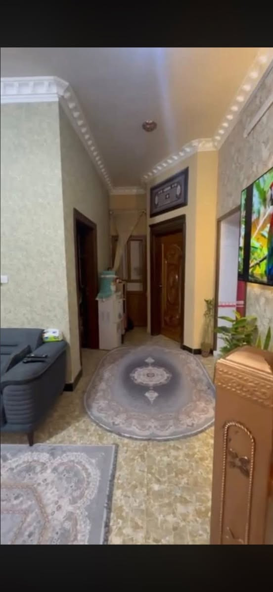 السلام عليكم                                                                                                            منزل للبيع في ياسين خريبط 200م طابق ونص في الزون الثاني نهاية شارع السناتر خلف مجمع سبع سنابل للاستفسار الاتصال على هذا الرقم ***********
