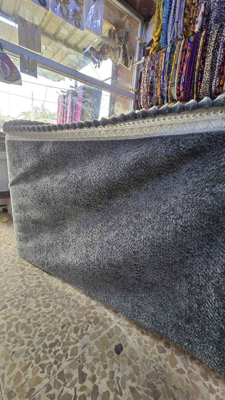 مفرش تخم ثقيل ضهر صوف ثابت 
صدر دشداشه مغربي 
محل ابو ياسر للأقمشة وكافة لوازم الخياطه وتصليح كافة انواع مكائن الخياطه والصوبات النفطيه والكهربائيه كميره قرب جامع ابو الزهراء مجاور سنتر كميره 
تتوفر خدمه توصيل 
***********⁹
