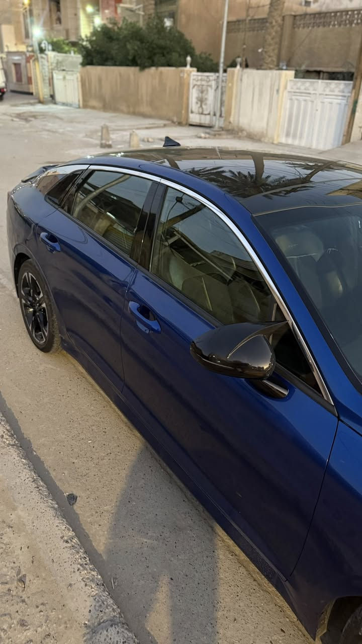 سلام عليكم K5  GT LINE موديل 2022 ماشيه 43mi معوقين باقيلها سنتين سياره على أيدنه فول مواصفات بنوراما (حادث خلفي بدون أيرباك سعر 175 بيها مجال 
مكان سياره بغداد/ الأمين ثانيه/معلمين ***********
