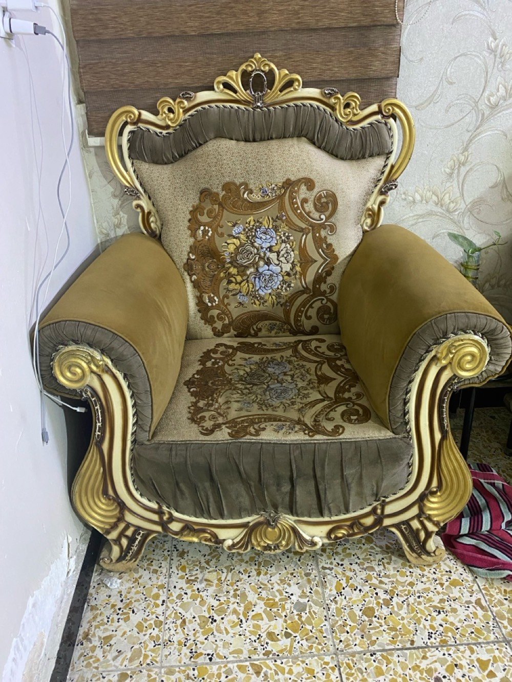 السلام عليكم عندي تخم ٣ قنفات للبيع بغداد البياع
٢٨٠