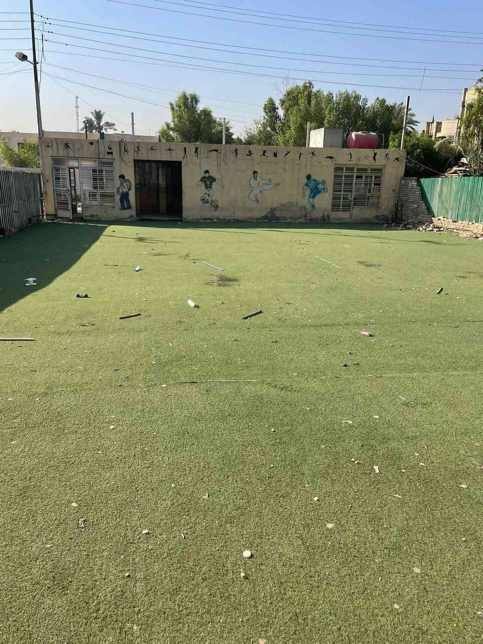 السلام عليكم
يوجد دار مميز للإيجار كان مؤجر مدرسة الامام المهدي (ع)سابقاً وحالياً الدار خالي
ثلاث طوابق ركن بمساحة بناء 300 م
يحتوي كل طابق على خمسة غرف كبيره ومساحة تشجير كبيره 400م مساحة التشجير يقع على شارع عريض
العنوان:-:حي اور قرب شارع ابو عبير وقرب مدرسة اغادير وروضة السندس الحكوميه
للاستفسار الاتصال على
***********
