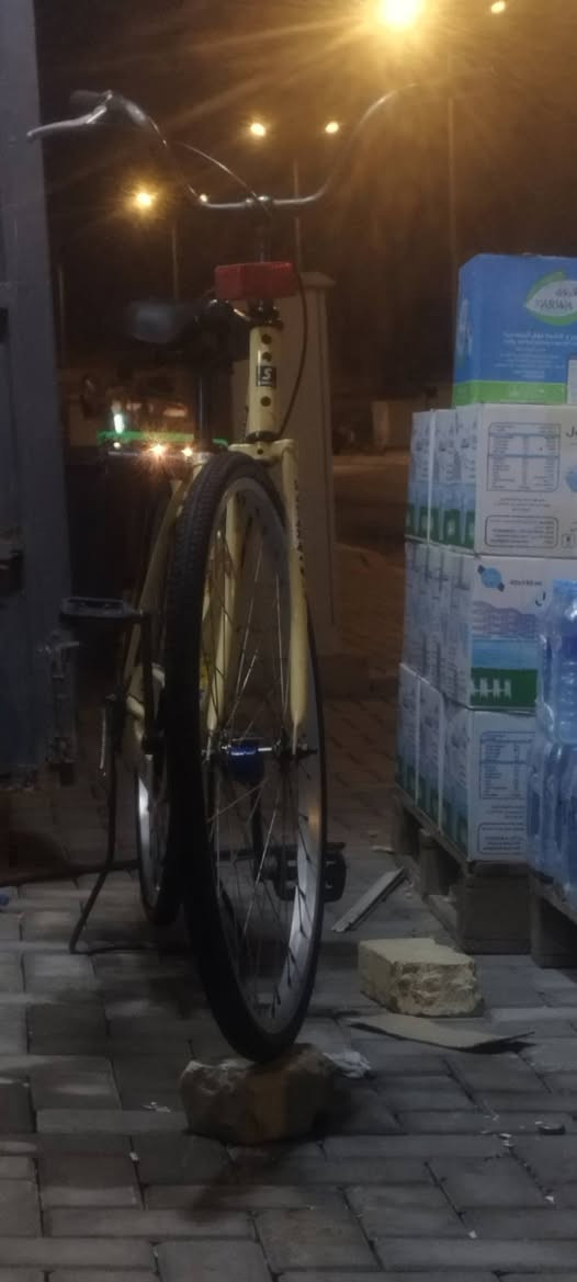 سلام عليكم بايسكل سانتوس لون حليبي باله بي شخوط بس بل مدكر الخلفي فقط مكان البصره التنومه رقم الهاتف***********❤️🤍 السعر 130 وبيه مجال للطيبين

