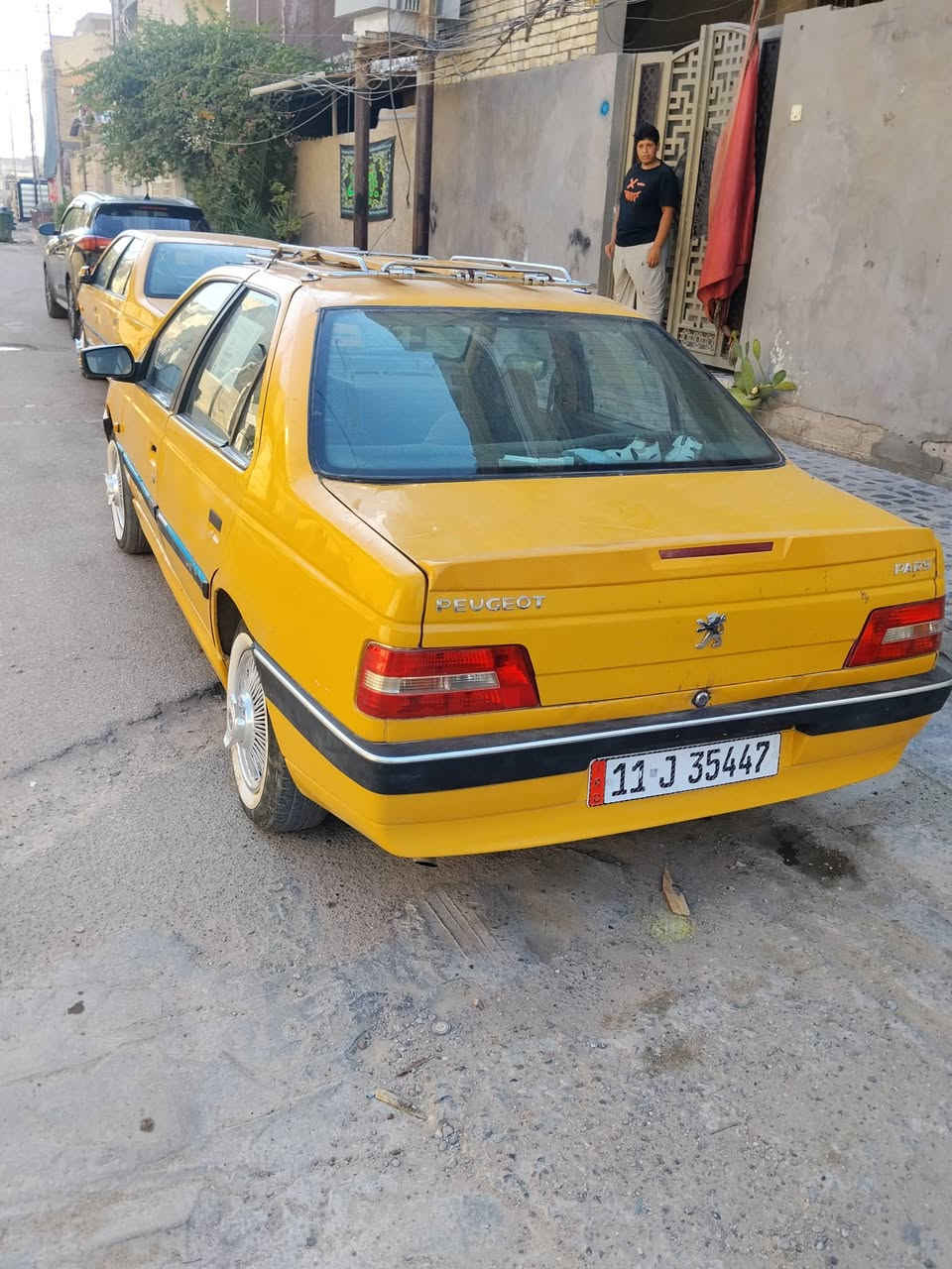 سلام عليكم عندي بيجو الميس موديل 2015 رقم انكليزي بغداد بسمي مصفره هيئة وغرامات مكينه كير مكفولات قطره دهن متنقص تخم تأير بيه بكانات صبغ السعر 33 وبيه مجال بكاني بغداد البلديات الرقم ***********
