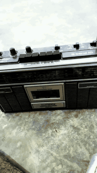 راديو ومسجل نظيف شغال كامل حتى على البطاريات بي ايف ام سعرة 75 الف للأستفسار الاتصال ***********
