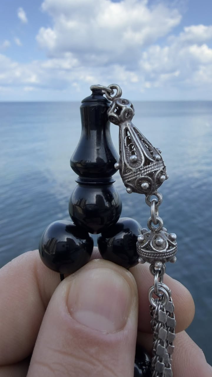 مسكي الماني انتيك 🇩🇪

82 grms 🔐  15+ mm 

مسباح ملكي بإمتيااااز 👌🏻

شرابة  قضة حلبي انتيك  - امكانية البيع مع/دون الفضة 

المهتم بإقتناء المسباح التواصل عبر الواتس اب 

☎️ +96181822323


**إذا كنت صاحب هذا الإعلان وتريد حذفه لأي سبب، رجاءا أرسل رسالة إلى الدعم الفني**