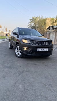 كومبارس • ٢٠١٧ • دواخل جلد