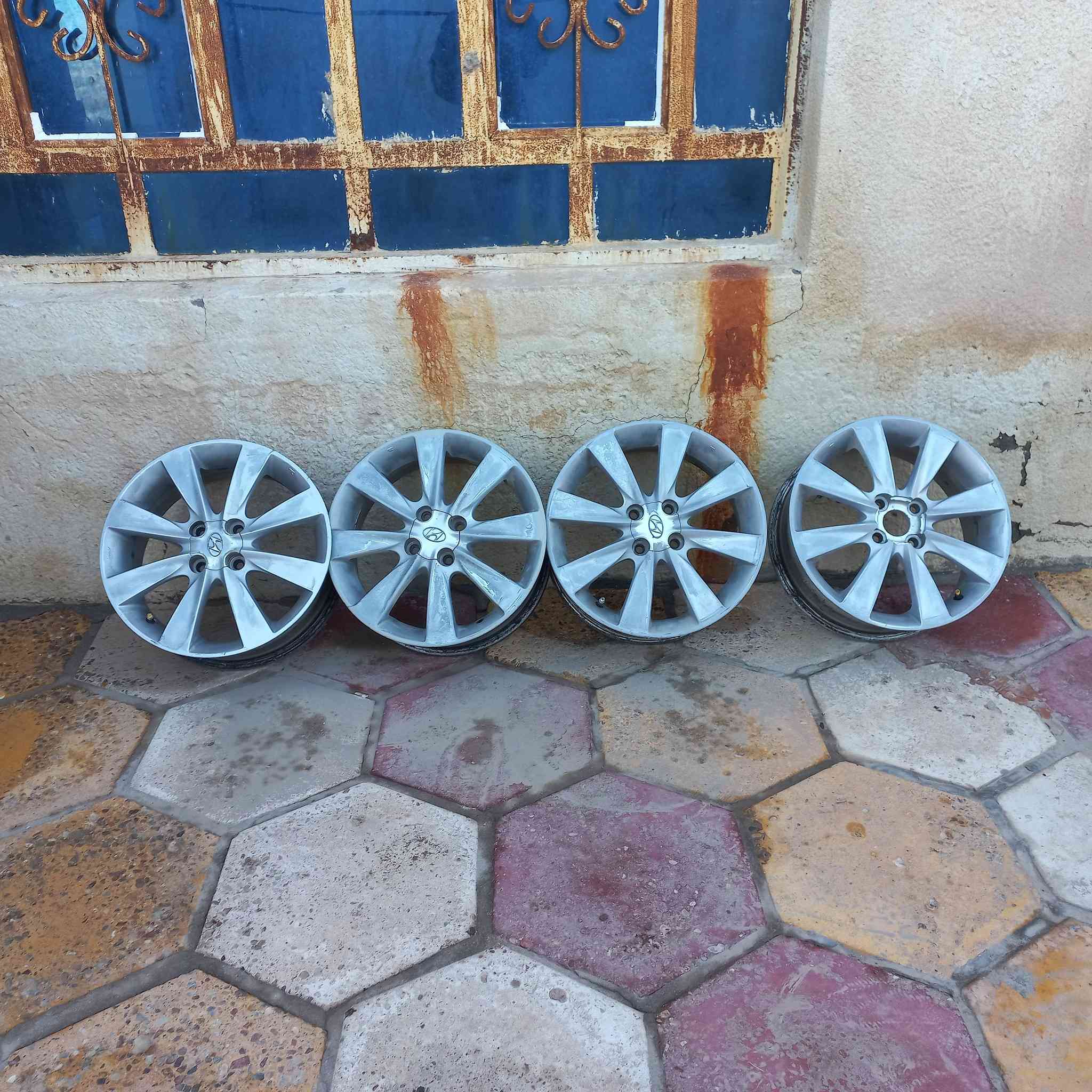 سلام عليكم تخم ويل لبيع حجم١٦ السعر ٦٥وبي مجال الاتصال ع ***********
