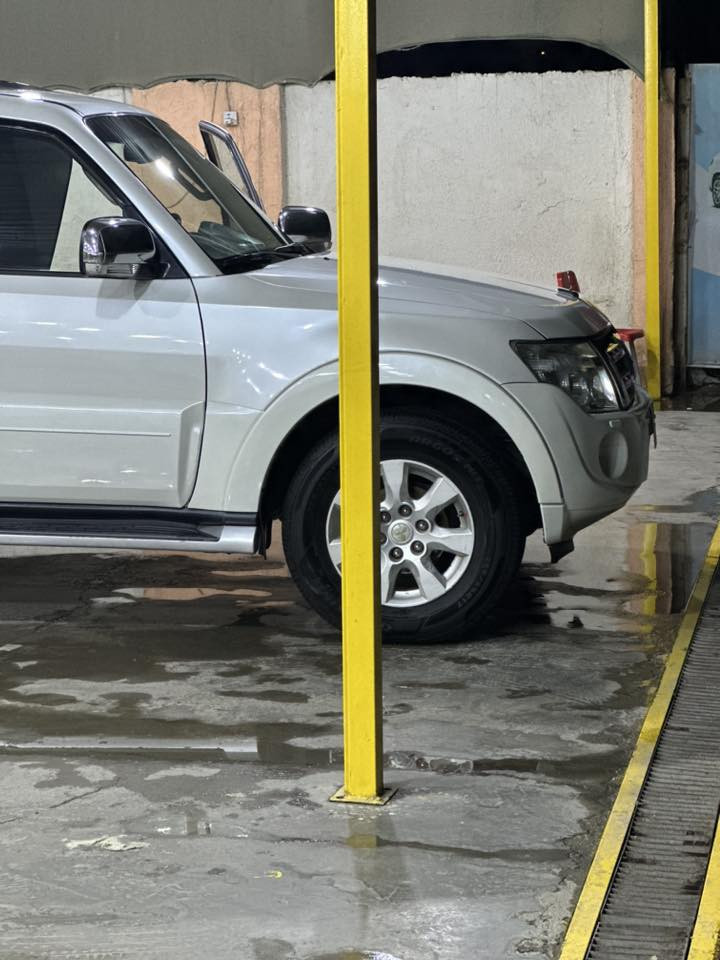 سلام عليكم باجيرو مديل ١٣ ماشيه ١١٠ مراوس بجيب معه فرق وعنده ينزل سياره بل تعليق
***********
