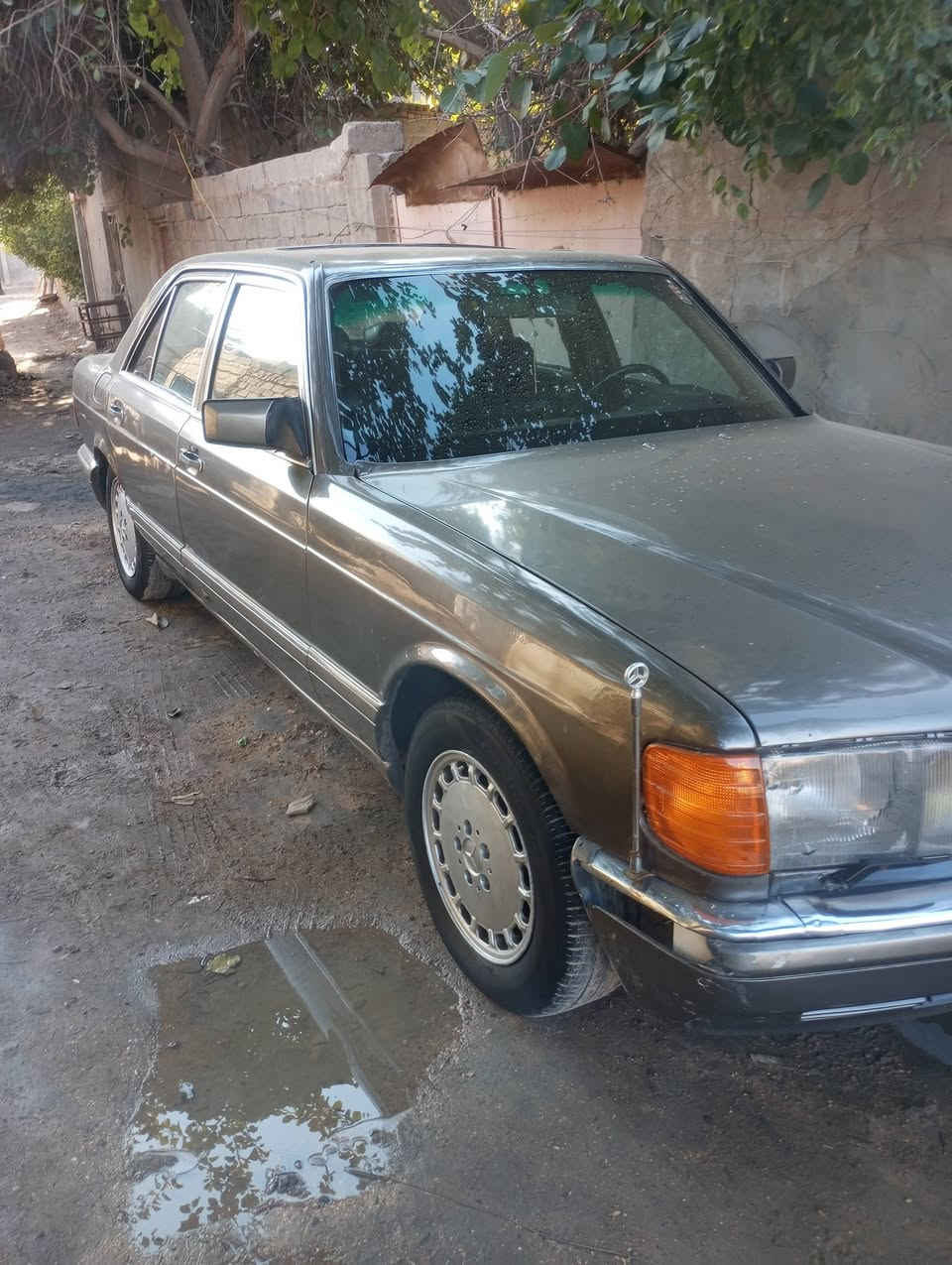 السلام عليكم مارسدس جامبو راسي 300sE رقم انكليزي بغداد تخم تاير حداديه جديد السياره مصبوغه عام جماليه حادثه جنطه ومعدل بارد لغود وشواصيه سليمه مكينه وكير بلاديات خير من الله لاتنقيص ولاتبخير كهربايات كله شغاله اريل كهرباي  غرفته حلوه تبريد🥶 تدفه شغاله🥵 السعر والتفاصيل اكثر هذا رقمي ***********ماتواجد ع الفيس
