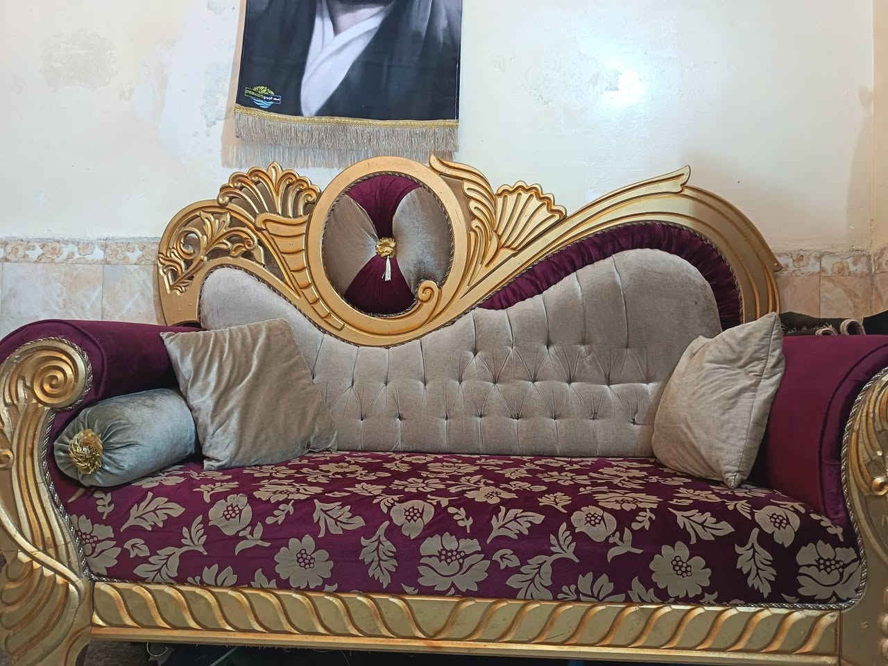 السلام عليكم تخم كامل للبيع 5 قطع مستخدم نضيف اخو الجديد المكان ناصريه حي الشهداء السعر 350 الف وبيه مجال للاستفسار.  ***********
