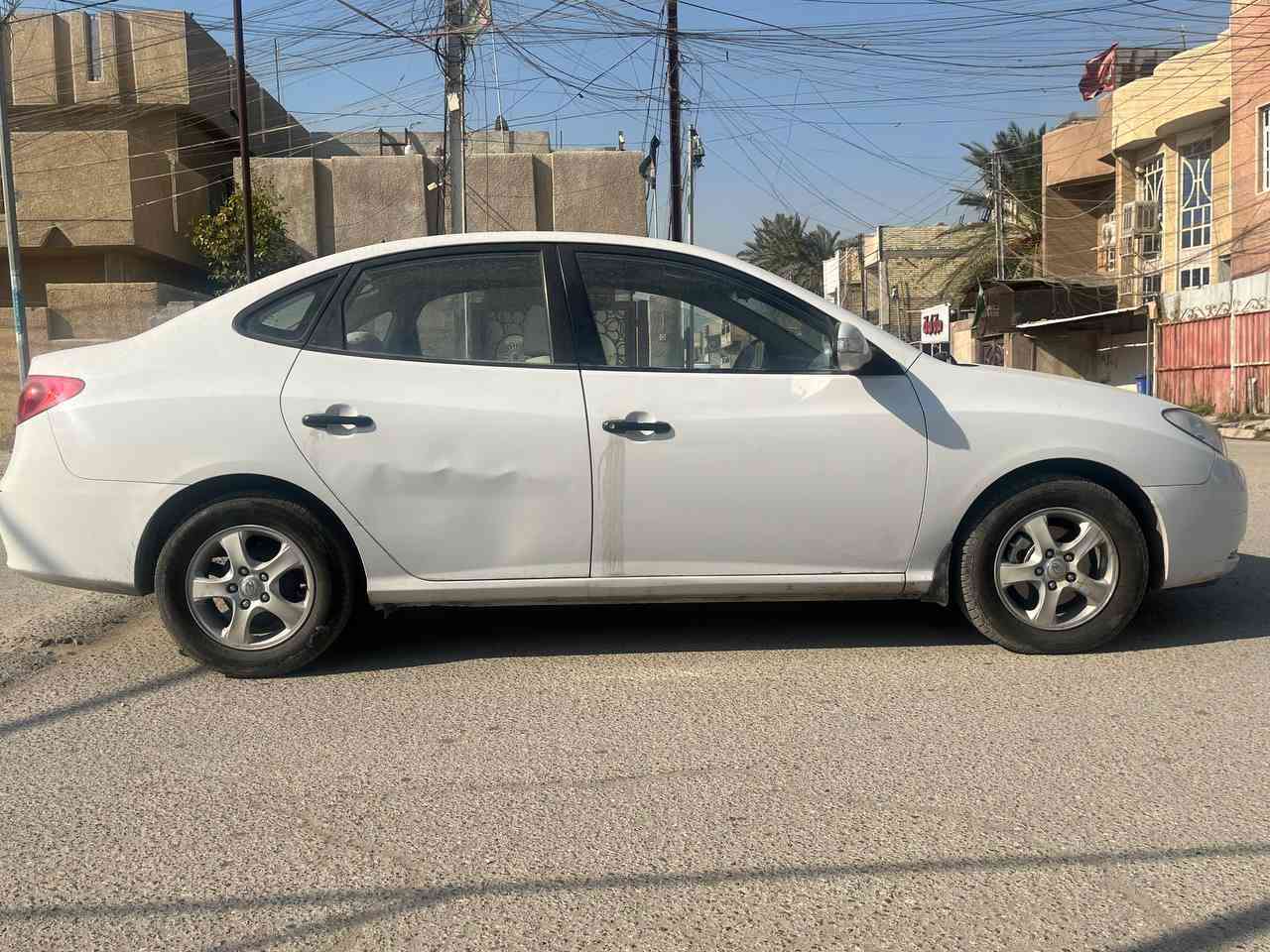 سلام عليكم النتره مديل 2011 فحتة السيارة تحكم استرين 4 ويل كب السيارة مكفولة كفالة عامة بس هذا الباب وبعدها مامصلحة السيارة كير ومكينة جدد حدادية جديدة اترايه حلو ماشيه 95 الالف ميل حقيقي السيارة سبيره منازل تبريد شغال تدفئة السيارة أي نقص مابية 
135وبيها مجال 
مكاني بغداد 
اللاستفسار ***********
