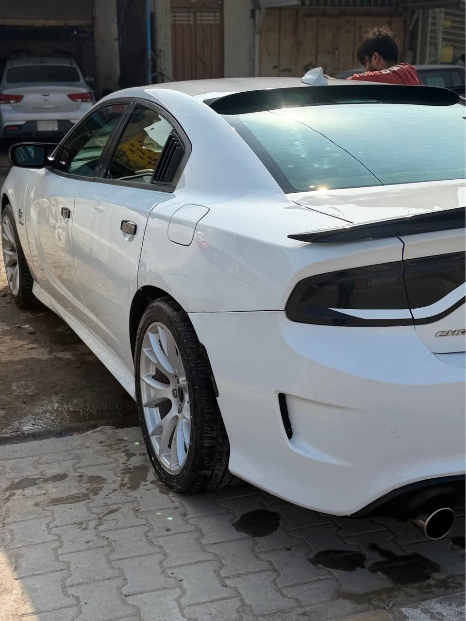 جارجر 2018 rt 5700 السياره نضيفه مواصافات الارتي المعروفه رادارات جانبية وحساسات وكامره وتبريد خلفي عليها اضافات دبات سود ودركة rpm ولدات متغيرة حادث السيارة جاملغ خلفي بدون ايرباك بجم كبس ماشيه ٨٣ ميل رقم بغداد بأسمي مكاني نجف الأشرف وللاستفسار 
*********** النجف, العراق
