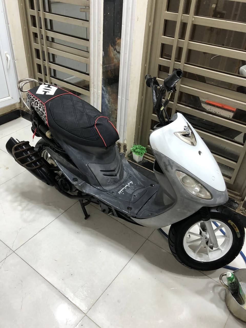 سلام عليكم ماكس منغولي للبيع مكينتها ٤٩ ما مفتوحه الدراجه خرسه شلعه ومعدل فول مكاني مغربه السعر٦٠٠ وبيها مجال هاذ رقمي *********** موجود واتساب ومازنجر(الكفر مغلفه احمر )
