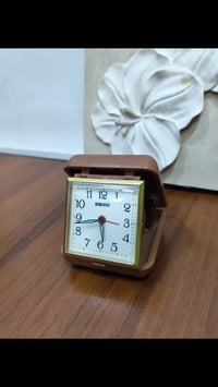 🕰️ للبيع: منبه سفر كلاسيكي (Antique) ماركة EQUITY الأصلي  لكل محبي الت...
