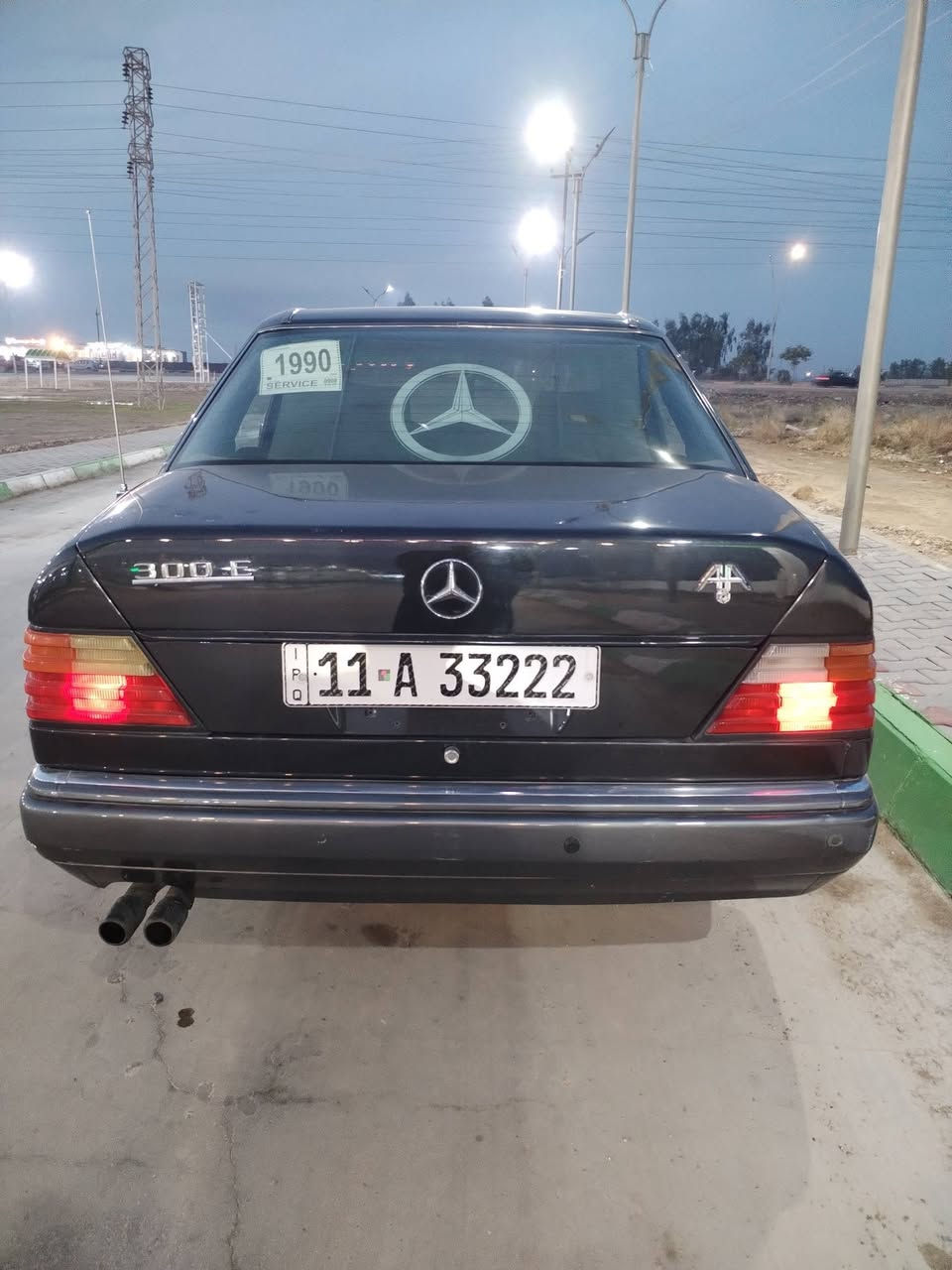 سلام  عليكم  مرسيدس
موديل 1990   حجم 300
رقم بغَداد
كير محرك بلاد  6 عدل جدد
جام كهرباء  سلايت شغال
كهربايات كله شغاله
تبريد ثلج  تَدفئه كامل
سياره احلا من الصور السعر 60 وبيه مجال 
العنوان ديالى الغالبيه سيف سعَد
اني مكلف بل نشر تصال على الرقم

رقم الهاتف *********** وتساب
