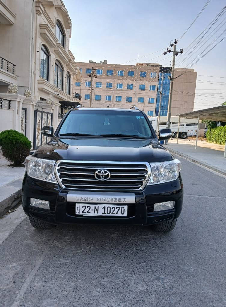 لاند کروزەر 2009 مواسەفات لێگزز  8پستن گێڕو مەکیە لاندکڕوزەر بێ بۆیاخ،دوو سێ جێگا ساردەکوت و کارتە هەموو شتی نوێیە نرخی 275وەرەقە ..هەولێر *********** أربيل, العراق
