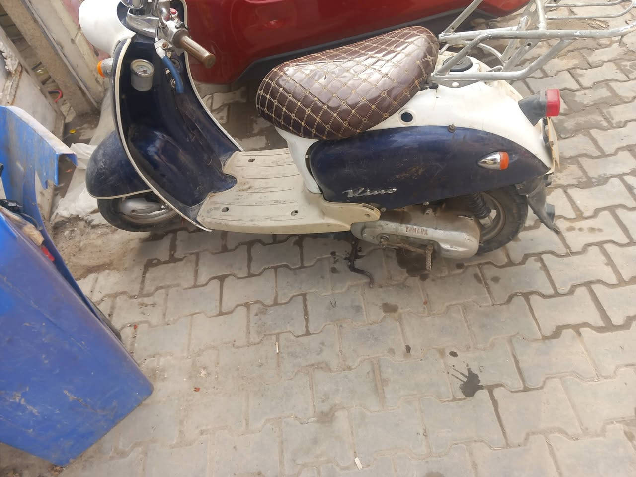 السلام عليكم عندي دراجه كلاسك نضيفه شغاله سلف وهندر كفراتها نضيفه اريدها ٣٢٥ الف وبيهامجال دراجه ماغاسله 
مكاني الحريه الدولعي ***********
