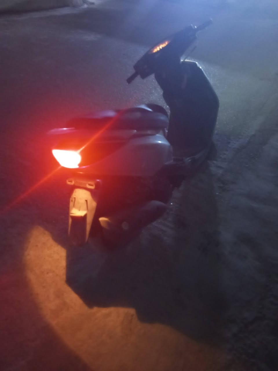 سلام عليكم دراجه بريز للبيع كامله مكمله نقصها بس سلف كلشي شغال بيها ورقه منفيس دراجه مرتبه كفرات ختم واحد السعر 450,بيها مجال العنوان بغداد الاعضميه سبع بكار الرقم الاستفسار ***********
