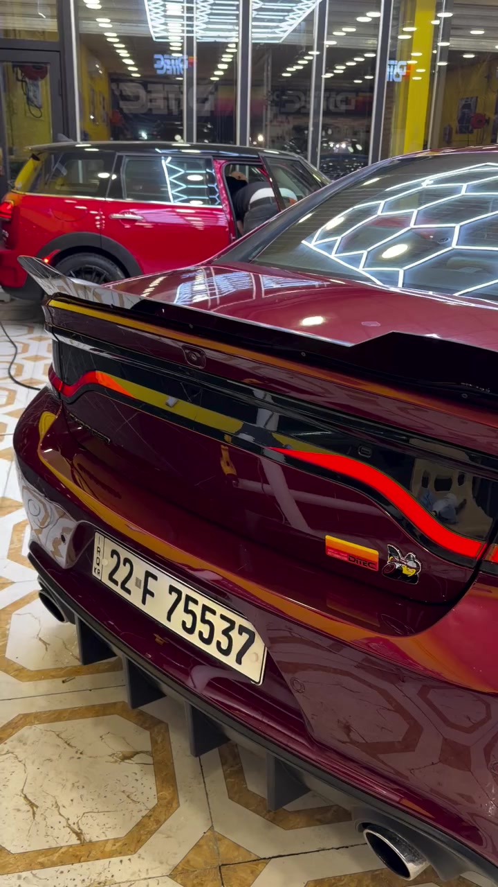 تشارجر سكات باك مديل 2020 حادث جاملق وباب خلفي بدون دواخل و جاملق امامي سرقه وراجع نفسه بدون اي حادث ايرباك دشبول راجع سستم. 

البجم كبس سياره مكينة وكير مكفولات وجدا نظيفه ونصبتها رهيبة. 

السياره ربع ماتصوف عليهه حتى طخم تايرات وويلات جديدات والحداده جديده. 

السياره ستوك ع وضع الوكاله فقط اويل كاش كان مخليلها ماملعوب بيهه. 

رقم اربيل باسمي السيارة وماكنها البصرة

السعر 240 ورقة


**إذا كنت صاحب هذا الإعلان وتريد حذفه لأي سبب، رجاءا أرسل رسالة إلى الدعم الفني**