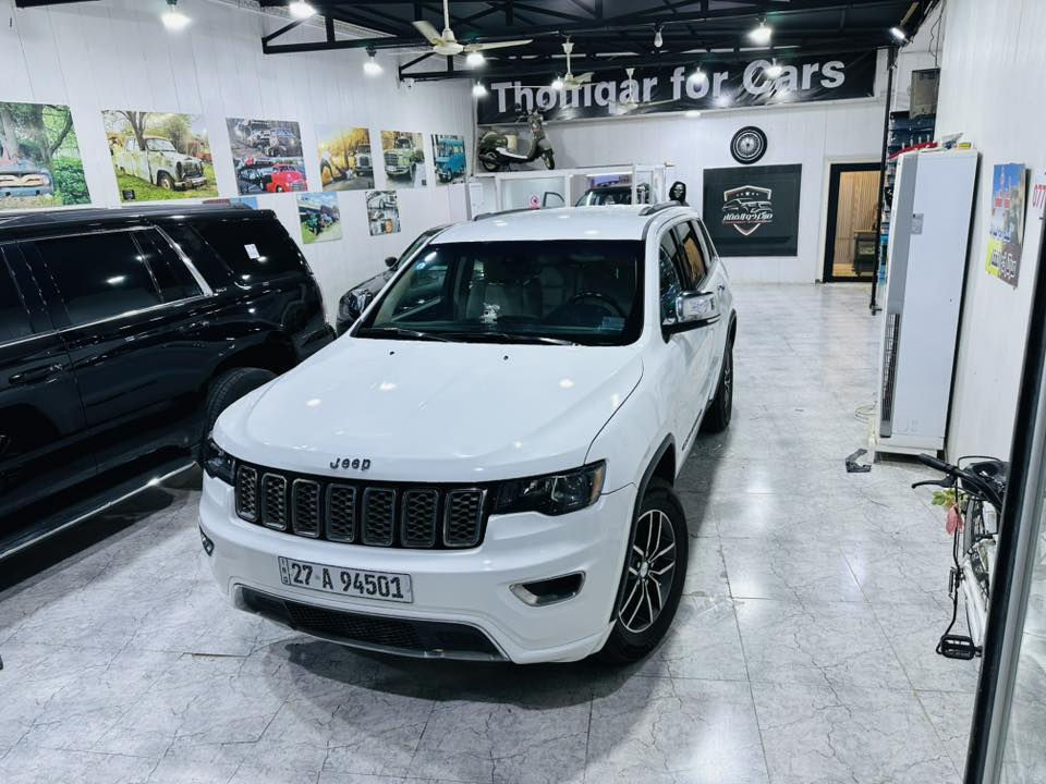 سلام عليكم
-جيب كراند شيروكي لمتد 2017 رقم ذي قار انكليزي

-ماشية 90 

-بصمة و بصمة ابواب

-تشغيل عن بعد

-حساسات خلفيه 

شاشه كبيره 

جنطه كهرباء

خزن وضعية القياده

‏- ‎كشنات جلد 

-تدفئة كشنات 

-كامرة خلفية

‏- ‎تبريد قطعتين 

تخم تاير جديد وباتريات جديده قبل شهر شادهن

سياره جديده ماتصرف عليه ربع

الضرر :-جاملق وبنيد 

مكان السياره ذي قار  

سعر السياره 205 بيه مجال

للأتصال: (***********)
