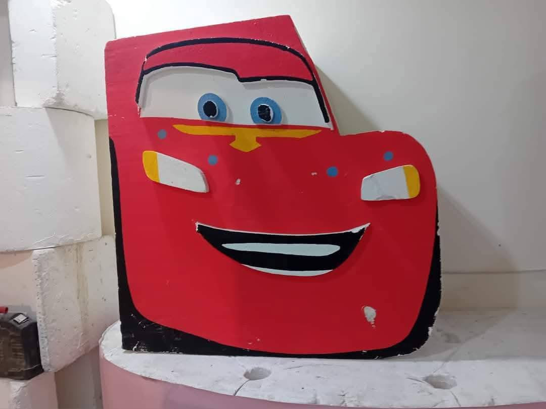 السلام عليكم عندي هاي الغراض للبيع كله جديد مامتعوب استخدام كولش قليل مكاني الدوره
***********
