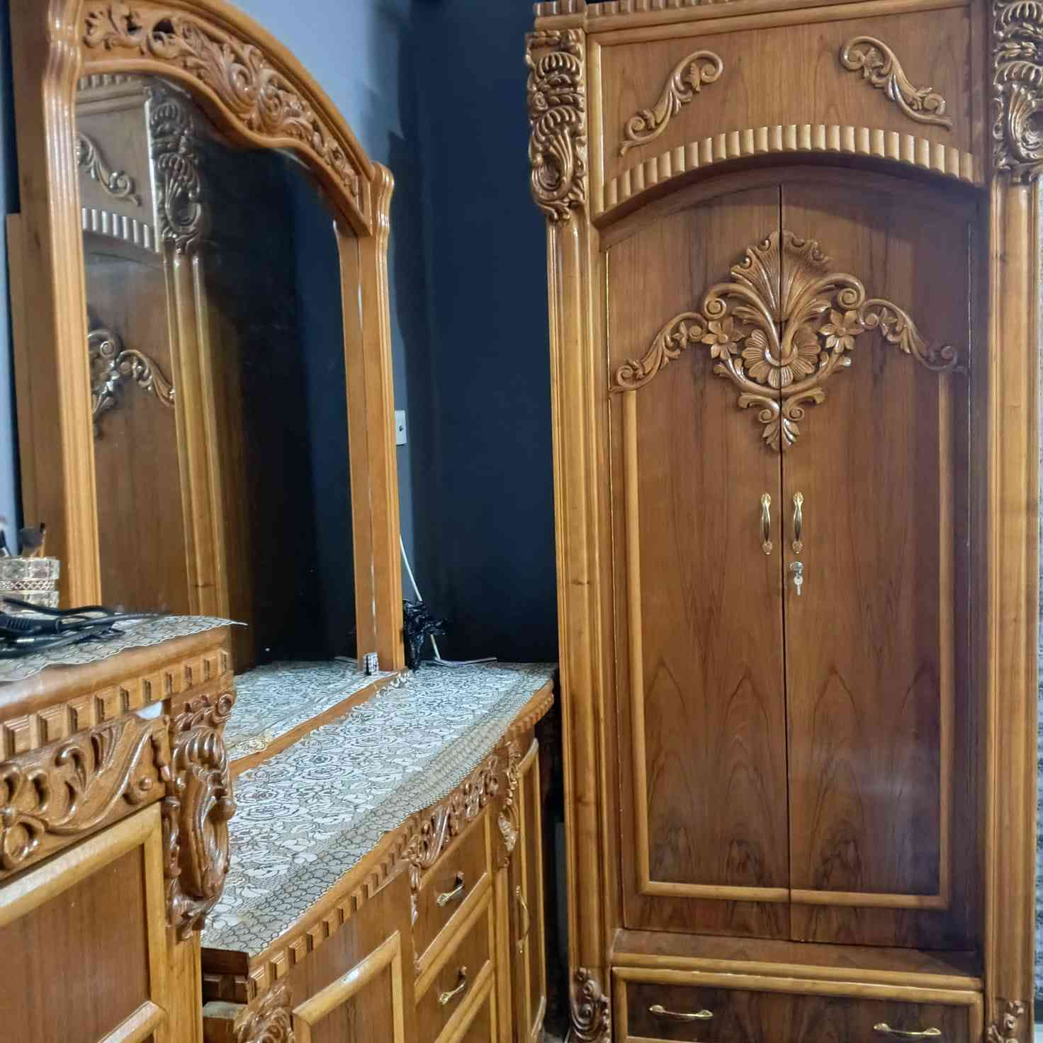 السلام عليكم 
غرفة عراقي خشب ثقيل نظيفه جدا 
السعر قفل مليون و700


**إذا كنت صاحب هذا الإعلان وتريد حذفه لأي سبب، رجاءا أرسل رسالة إلى الدعم الفني**
