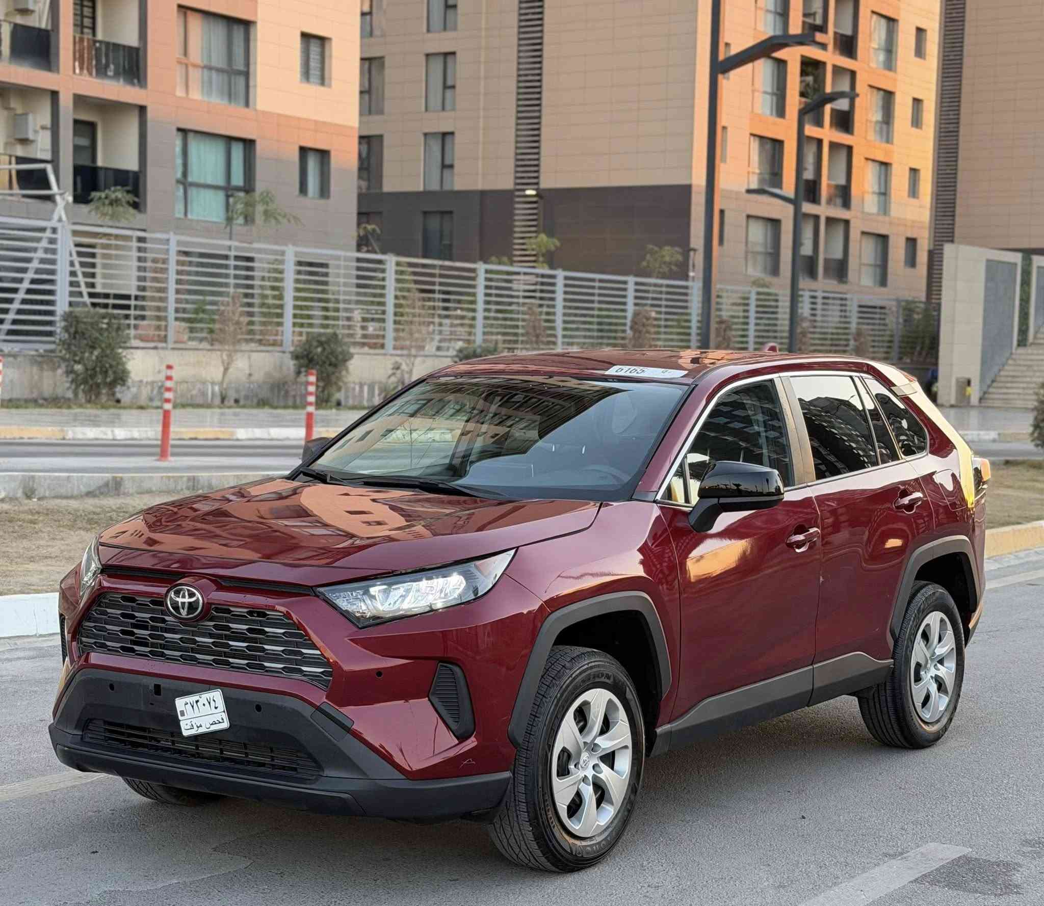 السلام عليكم تيوتا راف فور 2023
وارد أمريكي بانزين lE
لون مميز 
محرك 2500 
حادثها من امريكا قطعتين وبيها قطعتين تبديل 

السعر 148 وبيها مجال بسيط بدون رقم 
وما أتوقع اكو هيج سعر مقارنة بخواتها 
 
مكاني بغداد حي الجهاد 

للأستفسار ***********
