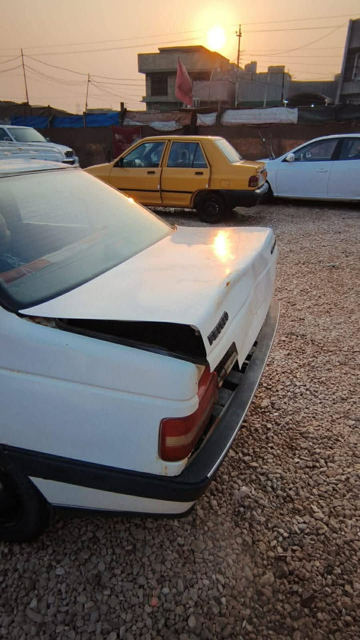 السلام عليكم...
السعر ٢٧ وبيها مجال 
بيجو ٤٠٥ جي ال إكس موديل ٢٠١٠ ... 
كفالة كير ومحرك... 
بيها ضربة فقط بالجنطة فقط 
حدادية جاهزة  
تبريد شغال سنويه جديده مصفره غرامات وكلشي بسمي تحويل بساعه تريده 
رقم الموبايل ***********
المكان حلة بابل البكرلي
