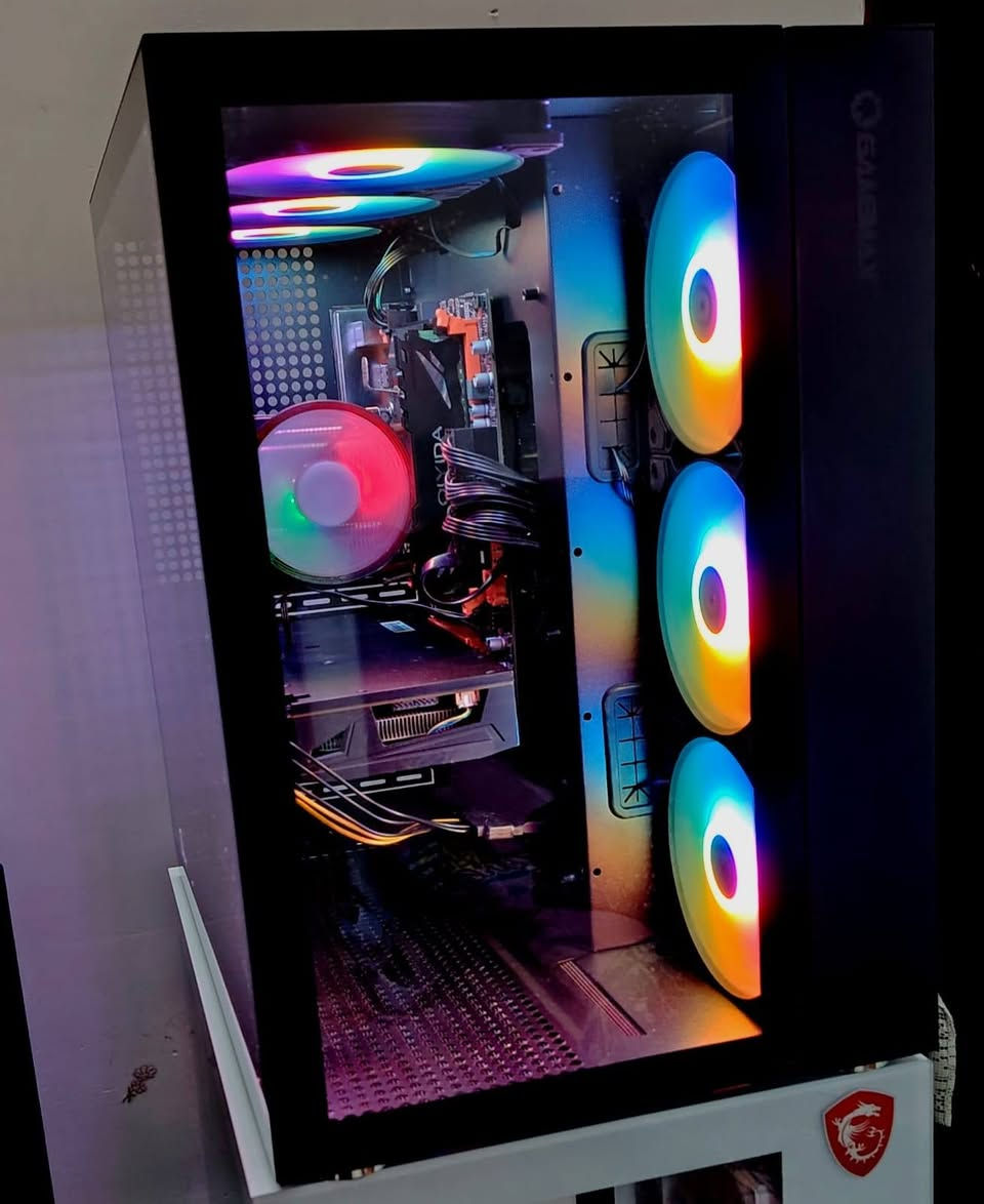 ‏تحيه طيبه للجميع
‏متوفر تجميعة للبيع كيس 
‏
‏
‏CPU INTEL XEON 2680 V4  14 CORE 28 THERADS
‏COOLER CPU 120M RGB 
‏M. B INTEL X99 QIYIDA DDR4 
‏RAM 16 GB DDR4 
‏GPU RX 580 8GB X2 FAN 
‏CASE GAMEMAX X6 FAN RGB 
‏POWER 500W PLUS 80 
‏SSD 256 GB 
‏السعر 480الف معه UPS وهارد خارجي500
‏مكاني البصرة ابي الخصيب لا يوجد توصيل
‏للتواصل *********** واتساب فقط
‏
