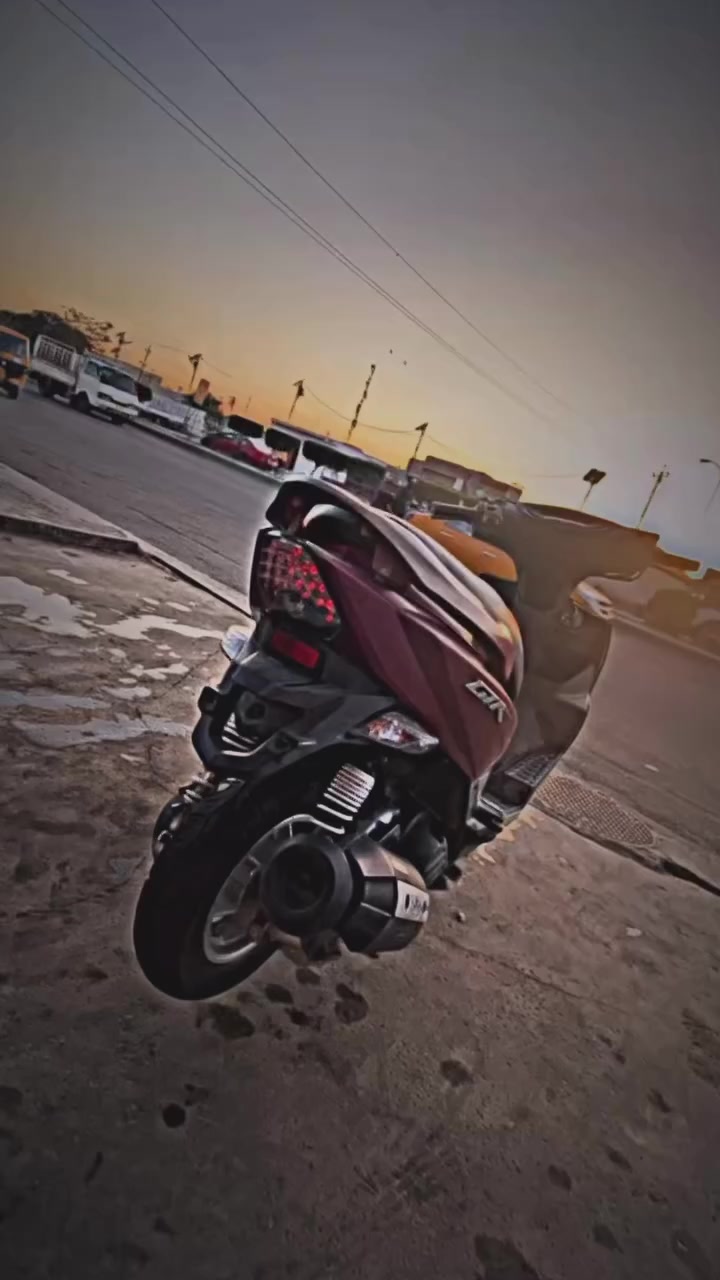 السلام وعليكم دراجه جيتي ار للبيع مكينه مكفوله نازلة رمبة ع ايدي لون مميز كرزي🍒 دراجه تخبل نضيفه مابيه اي نقص مكاني بغداد البلديات رايدها مليون ١٠٠ وبيها مجال رقمي***********
