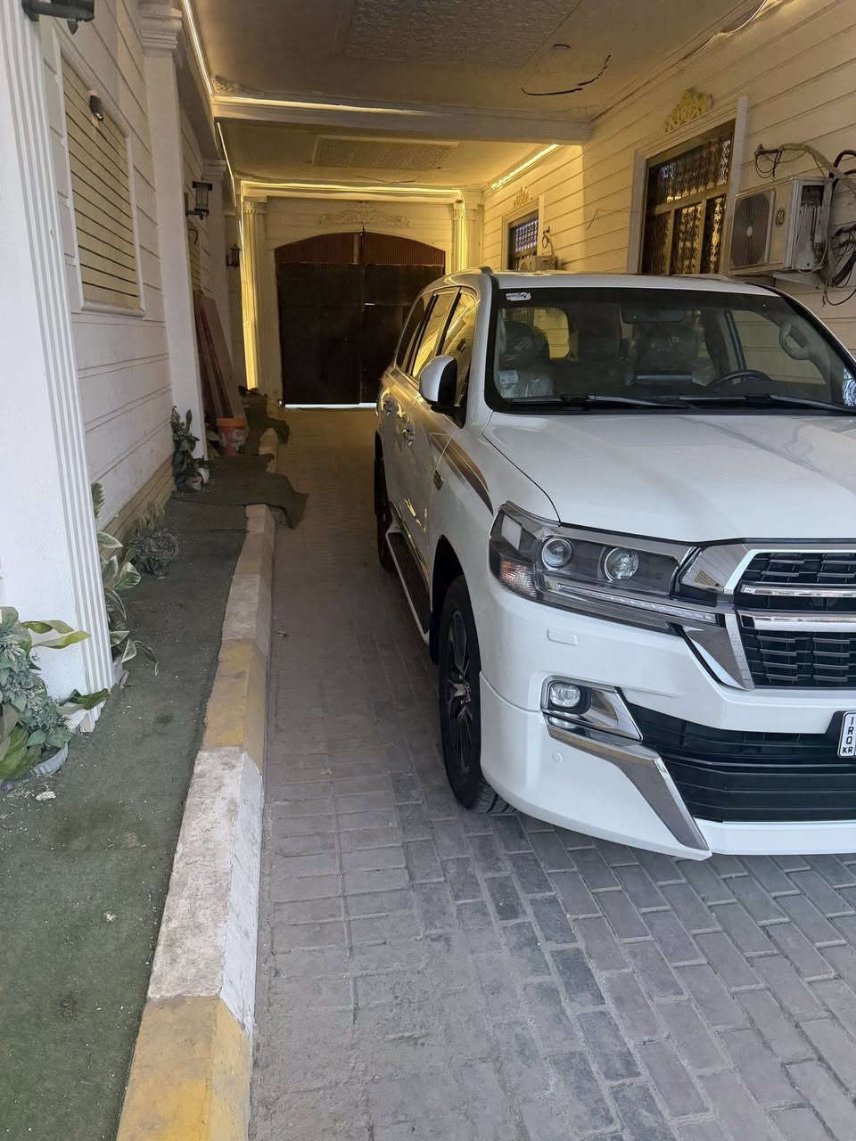 السلام عليكم ورحمة الله وبركاته
لاندكروز 2021 ساز باب اول 

مكفوله كفاله عامه من كلشي 

ماشيه ٩١ الف 

سياره كارتون 

معروفه مواصفات الساز

للاستفسار او الاتصال 

***********

او

***********

او 

***********  

لطفا السعر ع الخاص الشراي يتصل
