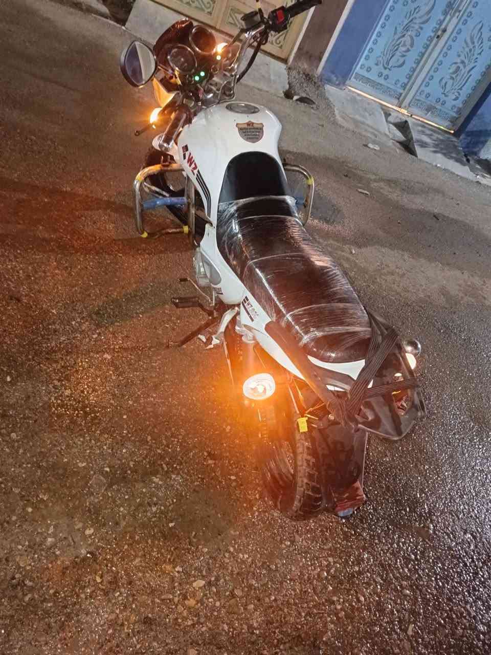 السلام عليكم للبيع امزت موديل 20 اوراق موجوده 
كهربائياتها شغاله مكنيه 200 
السعر 850 وبيها مجال اتصل وتدلل 
بعقوبة تقاطع القدس 
***********
