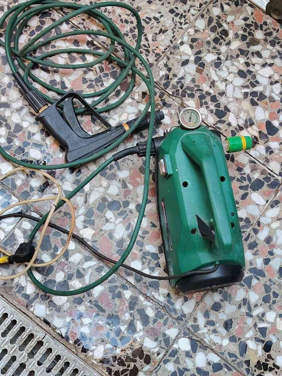 فاره للبيع جديده ملف نحاس ما محطوط عليه درنفيس نوعيه منتازه مال بيت مكان بغداد مدينت الصدر *********** السعر 50

