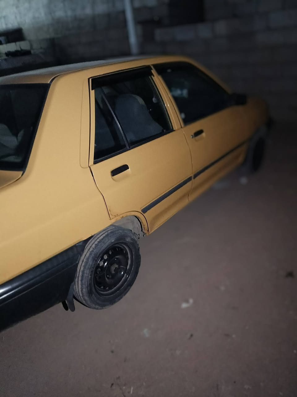 سلام عليكم سايبه للبيع    2015مكفوله كفاله عامه رقم كربلاء مصفره هيه وغرامات كبل تحول سياره خير من الله مال جناي ملاحضه بس 4 يفلت السعر 34 وبيه مجال ***********
