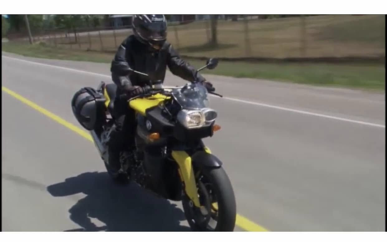 السلام عليكم
BMW
1200
نضام ABC
مودات قياده ثلاث وضعيات
لايت زنون 
هيترات يدات
كاردن 
مكينه عدله
الدراجه جديده ومكفوله
ورقم بغداد بسمي
٢٠٠٨
اخوان كل تفاصيل الدراجه مكتوبه
وصورهه موجوده بدون مراوس 
للبيع فقط ولمعرفه السعر اتصل
***********
