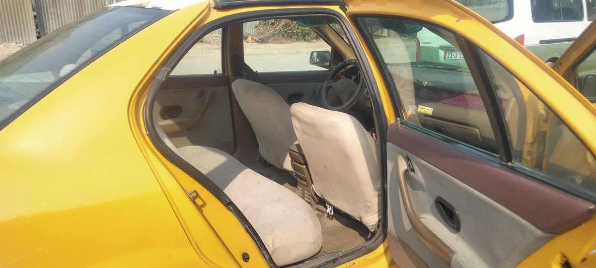 السلام عليكم سمند للبيع 2011 بأسمي تحويل مباشر محرك مجفت جديد گيرها نظيف بيها طخة بالچاملغ الأيمن ومصلحينه سعر 30 ورقة.      ***********
