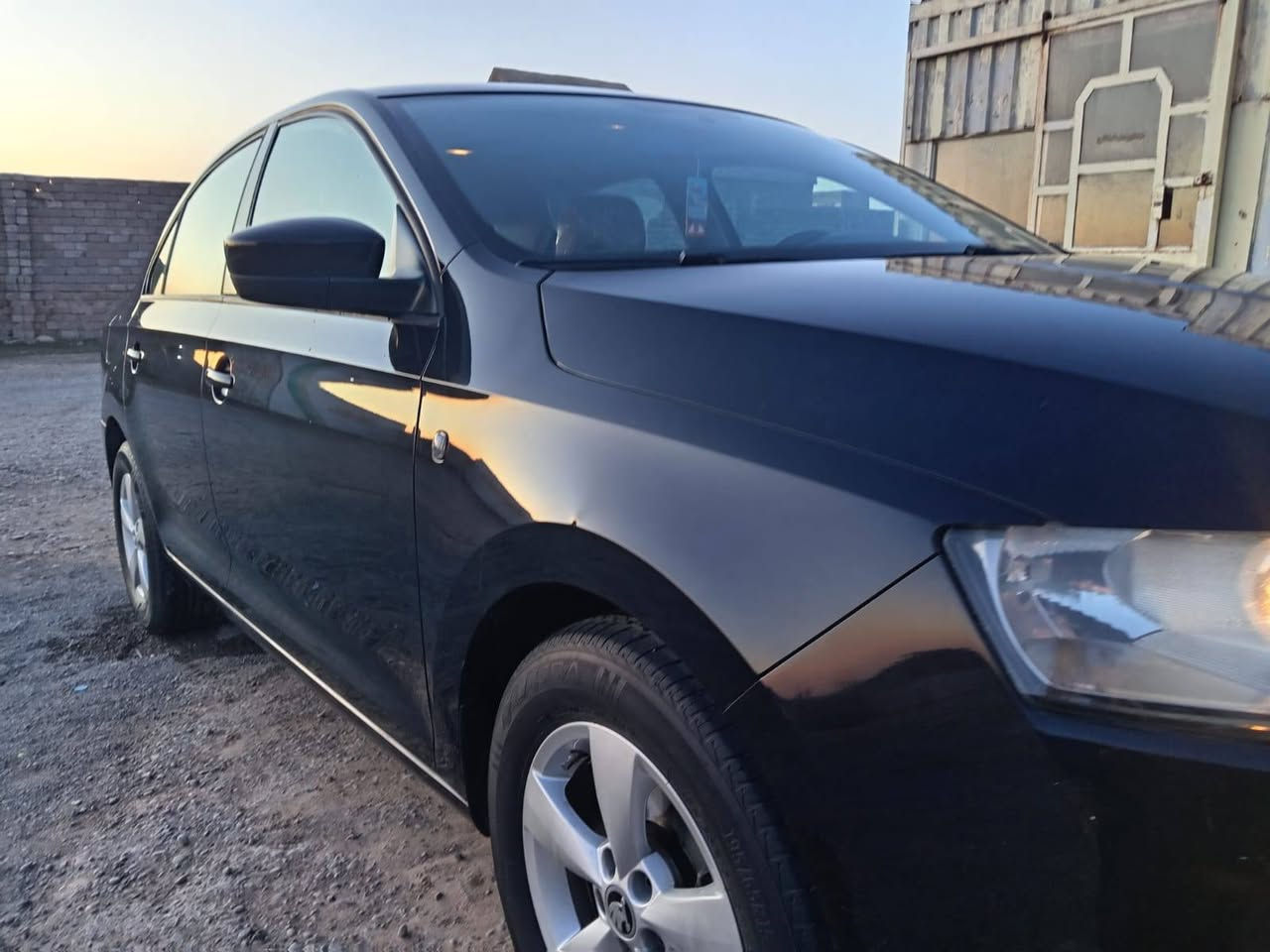 سلا عليكم سكوده البيع مويل 2015 وارد انماني
حجم محرك 16 دوش لا صرف ولا نفخ مامفتوح مواصفات تثبيث سرعه ماشيه 145 مانع نزلاق 4 تيرات مواصفات

طخم تيرات جديد صدر امامي خلفي جديد تبريد ثلج تفه

سياره بدون صبغ ولا بارد هزه جديده سنويه جديده بسمي

سعر 90

رقم الهاتف *********** بيه وتساب
