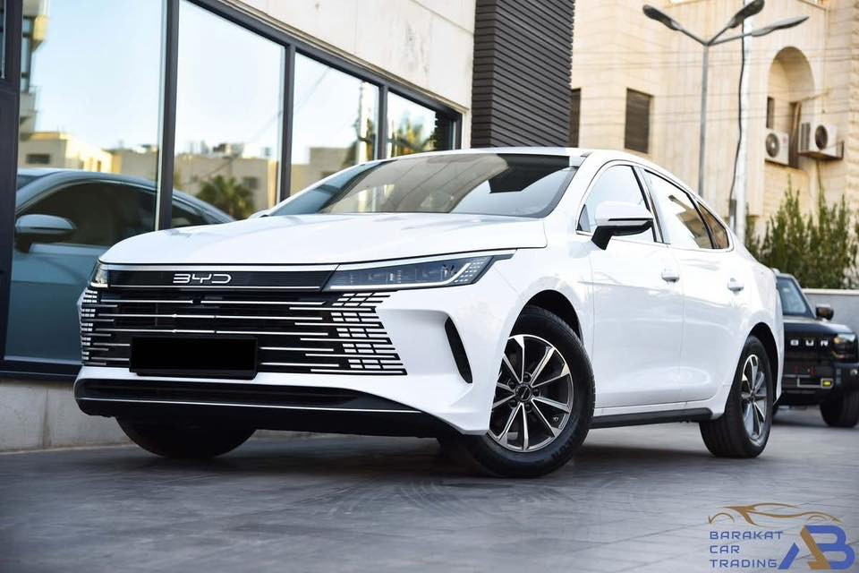 زيرووو Destroyer (بي واي دي دستروير) موصفات خليجي أستيراد خاص فتحة سلايد روف
سنة الصنع: 2025
عداد المسافة: صفر كيلومتر (زيرو)
الجديد كلياً
المواصفات العامة:
• حجم المحرك: 1500cc
• سيارة سيدان مدمجة
• نظام هايبرد PHEV
• تجمع بين محرك بنزين ومحرك كهربائي
• بطارية ليثيوم شفرة BYD تدعم الشحن السريع
• سعة خزان الوقود: 44 لتر
• مدى سير يصل إلى 1200 كم
التقنيات والأنظمة:
• كير أوتوماتيك
• Auto Stop
• Auto Hold
• مانع تزحلق
• 3 أنظمة للقيادة
• مثبت سرعة Cruise
• تشغيل عن بعد
• تشغيل بصمة مع كارت دخول ذكي
• هند بريك بصمة
الداخلية والراحة:
• مقاعد جلد رياضية
• شاشة دوّارة 12.8 إنش
• شاشة ذكية تدعم جميع البرامج
• نظام ملاحة مع تحديثات OTA
• نظام صوتي 6 سماعات مع ميزة الكاريوكي
• مقصورة عازلة للصوت
السلامة والمظهر الخارجي:
• حساسات خلفية
• كاميرا خلفية دوّارة
• لايت زينون
• LED نهاري
• Back Light LED
• تصميم عصري بمصابيح LED
مكان السيارة . الأنبار الرمادي 
للأستفسار اتصال ***********
