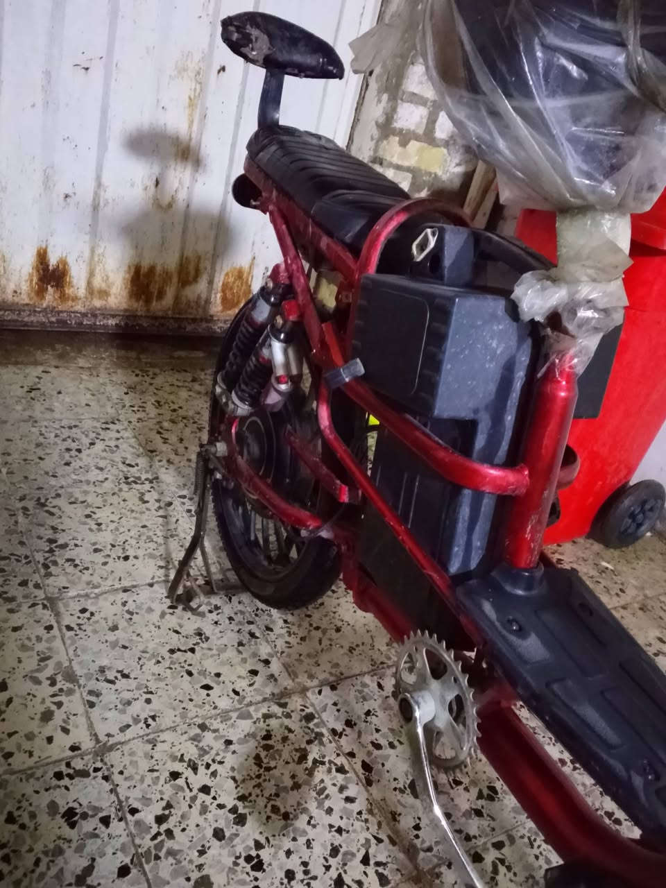 سلام عليكم بايسكل شحن للبيع اربع بطاريات جدد شرط الفحص الدراجه ينرادلها شويه  ترتيب السعر 125
بعقوبه /التحرير 
***********
