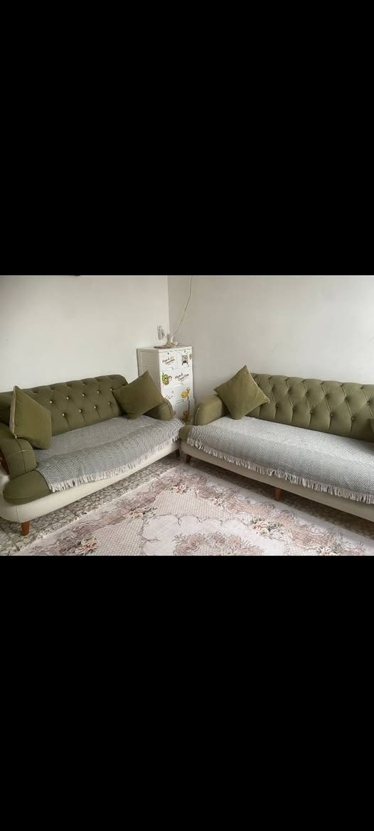 لعشاق الألوان المميزة والنظافة.. تخم 5 مقاعد للبيع 😍
إذا تدور على قعدة مريحة وشكل أنيق وموديل ميموت، هذا التخم مثالي للصالة أو غرفة الخطار.
لون زيتوني دافئ مع بيج، نظيف جداً وخالي من أي عيوب (الصور تحكم).
​السعر والموقع والتفاصيل كاملة على الخاص، أو اتصل مباشرة: [رقم الهاتف *********** ]
​متواجدين للرد
