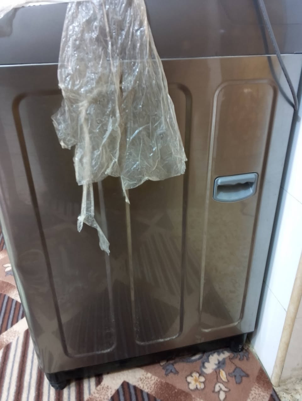 السلام عليكم غساله اوتماتيك
18 كيلو للبيع غير مستخدمه تجي وتشوف بعينك 
بسب المكان مخذيها ب600 
مكاني حله  رقمي ***********
