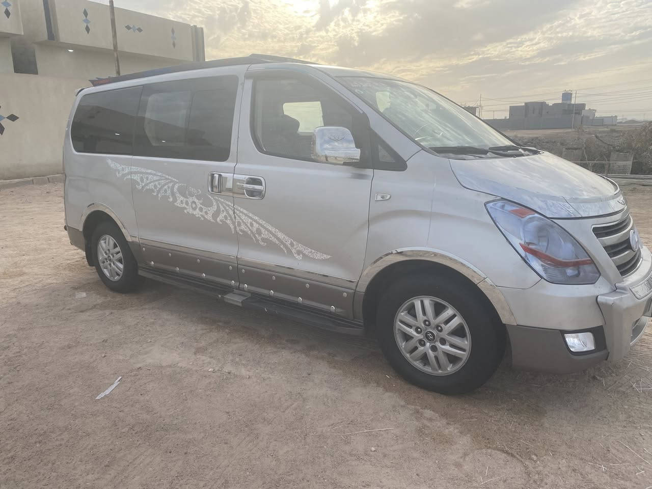 السلام عليكم ستاركس 2008 مفتوح ومحور مسكر اوتماتيك كل جديد مكان سيارة البصرة الهارثه السعر 130رقم ***********
