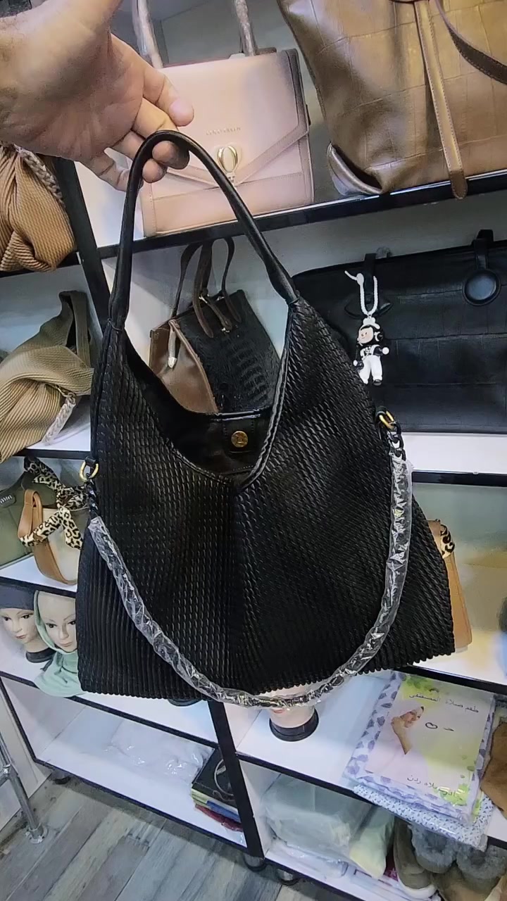 وصل حديثاً 🤩 موديل جديد من الجنط النسائية
تصاميم أنيقة وعصرية تناسب جميع الأذواق ✨
خامة ممتازة وشكل راقي مناسب للاستخدام اليومي والخروج.
💰 السعر: (اكتب السعر)
📞 للاستفسار والطلب:
***********
***********
📍 العنوان: حلة مقابل دائرة صحة بابل بداية شارع المستشفى الجمهوري.
🚚 توصيل متوفر
#جنط_نسائية
#شنط_نسائية
#موضة
#حلة
#العراق
تسوق
