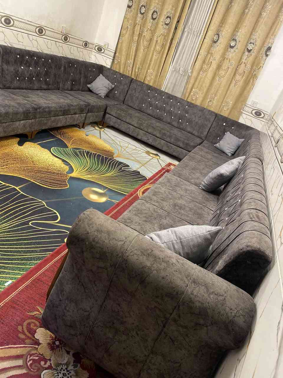 ديوان 20 مقعد اي ضرر مابي نضيف السعر 525 وبي مجال المكان كربلاء ***********
