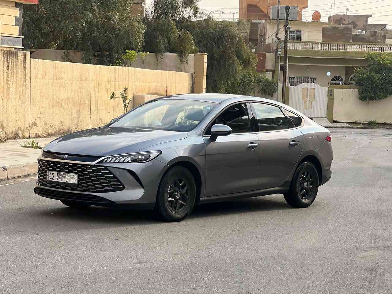 بي واي دي 
موديل٢٠٢٥
جن بلاص  
لون سمنتي داكن
رقم نينوى الدولي مشروع وطني
كفالة عامه من شخط وكلشي من دعامية للدعامية
وضع شركة
شحن وبانزين +شحن منزلي
فول اقتصاد 
ماشية١١ الف فقط
فول مواصفات بس بدون سلايت
ثلاث انظمة قيادة ايكو +نورمال+سبورت
حساس تاير بلشاشة
تحكم ستيرن جهتين 
كشنات جلد
تبريد ثلج
لايت كشاف  رينول وتحكم بمستوى الايت من شاشة
كامرة خلفيه دوارة
شاشة فول تحكم  مال تيسلة
تبريد قطعتين منفصل متغير مناخ
دخول ذكي بصمات بكل مكان
اوتو هولد
مانع انزلاق
شاحنتها الاصلية معاها
اشاير بلمري +كهرباء
السعر ١١٧ وبيها مجال للشراي
تواصل على الرقم 

***********
***********
